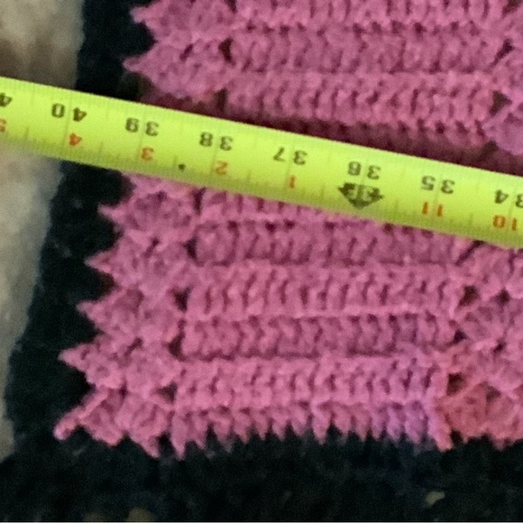 Crochet Afghan Blanket Soft 61"x40" Very Vintage - Picture 4 of 4